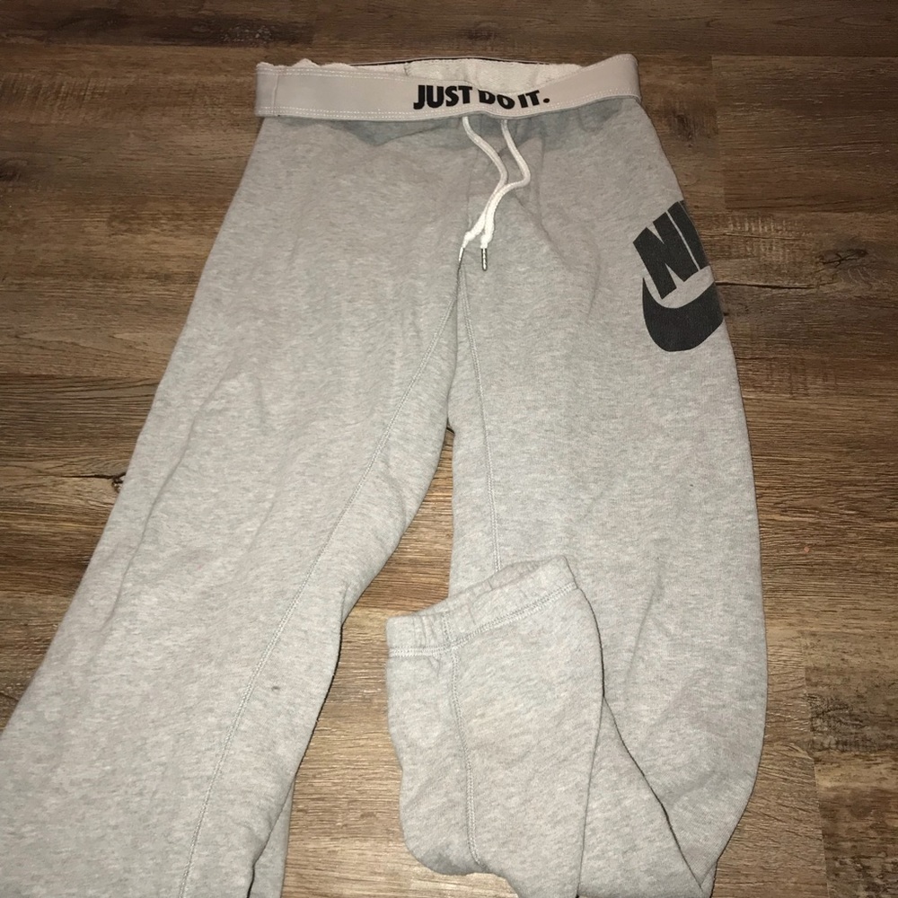 NIKE JOGGERS